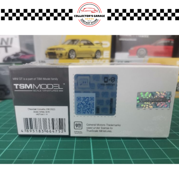MGT00677 (3) MINI GT 1/64 #677 CHEVROLET CORVETTE Z06 2023 ARCTIC WHITE