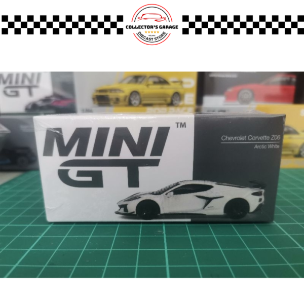 MGT00677 MINI GT 1/64 #677 CHEVROLET CORVETTE Z06 2023 ARCTIC WHITE